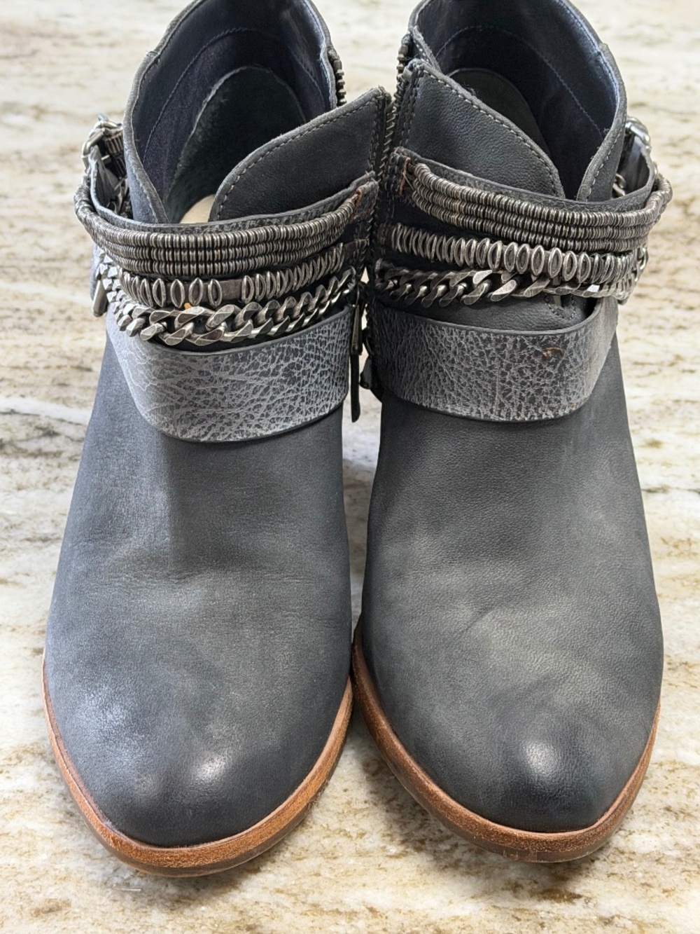 Ladies 8M Dolce Vita ankle boots nubu